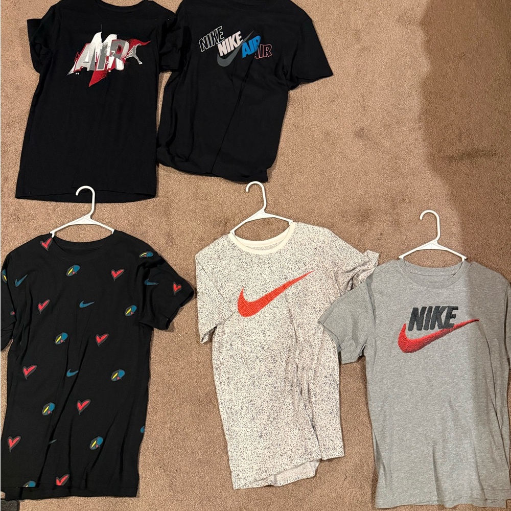 5 Used Men’s Nike T Shirts size Small